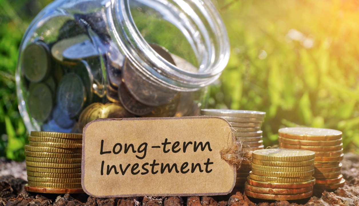 Building Wealth Through Long-Term Investing: Why Patience Matters More Than Timing the Market